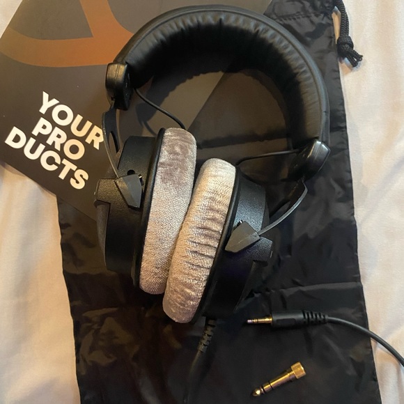 Never used before. Everything is in perfect condition.